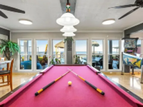 Paradise HomeSpacious 5-Bedroom House Sleeping 14,Heated Pool in Lovely Bacliff Hotels in Bacliff
