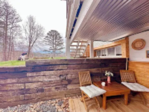 King Apt Suite  w/ Soaker Tub & Mountain Views