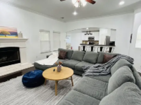 Charming Luxury Convenience Spacious Home Burleson バーレソンのホテル