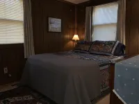 Cozy creekside cabin near Big Powderhorn's Lift #1 & Recreational Trail #2!!