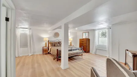 Pet and kid friendly home in Henrietta Отели рядом с достопримечательностью «Технологический институт Рочестер»