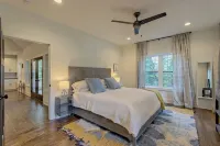 Modern Cottage on Lake Chatuge • N Georgia Lakefront w/Private Dock • Sleeps 8 - 4성급