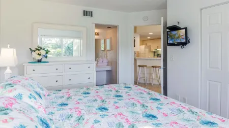 FABULOUS View of Pond!  STEPS to Pools/Tennis & Clubhouse! Fall Rates 99 dollars