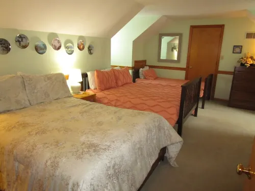 4BR Home w/ Country Setting & Farmland Views (Lancaster, PA, USA)