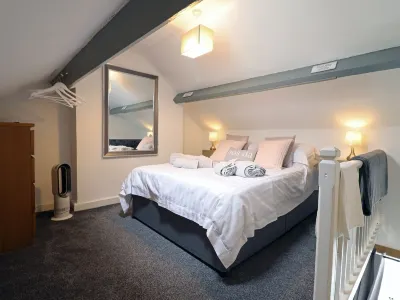 Bijou House Perfect for 2 people, no pets.