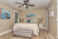 Bald Head Island Family Retreat with private pool, BHI & Shoals! - ビーチサイド
