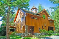 Gramma's 4BR Home, Lake, Wooded, Hot Tub, Swim, Swings, Gated Estate, Gorgeous Hotels near Pelindaba Lavender Farm