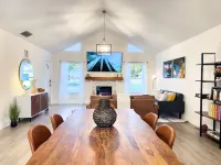 Coastal Gem: Pool, Hot Tub, King Bed, & More