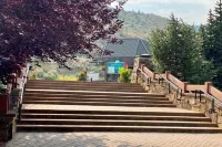 Best/closest location to the slopes and newly redecorated.