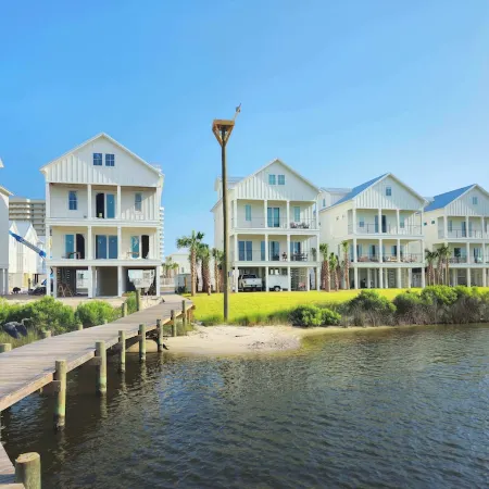 Luxury 4BR @ The Osprey, Steps To Beach, Pool, Private Boat Slip on Cotton Bayou