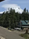 Spacious Condo Getaway, Steps from Ski Slopes, Town and Entertainment - 3つ星