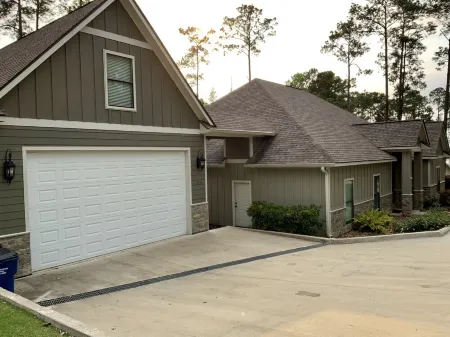 Sleeps 22! First Class home with 2 master suites on Lake Sam Rayburn!