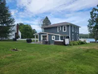 5 Minutes to Peek n Peak, on Site Private Hot Tub, Large Private Yard