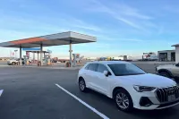 Knights Inn Pasco - parking