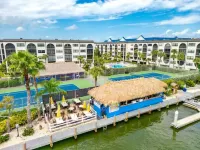 New! CozyCondo+Pool+HotTub+Tennis+TikiHut+Waterfront