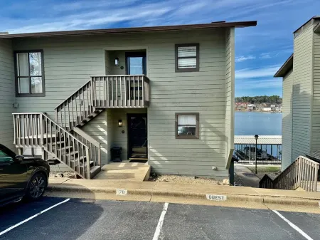 "Sunsets on Hamilton" Lakefront Condo!