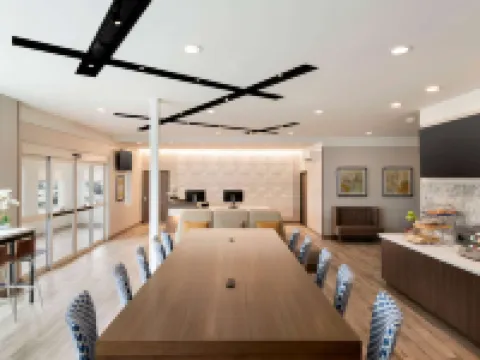 Days Inn & Suites by Wyndham Beaumont West / I-10 & Walden Hotels in Beaumont