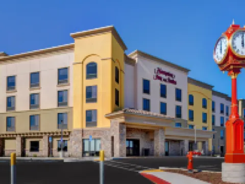 Hampton Inn & Suites by Hilton Marina Hoteles en Marina