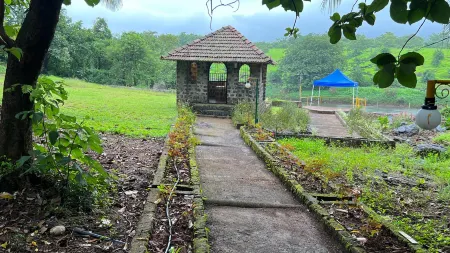 Annapoorna Farms Отели в г. Каламболи Тарф Уореди