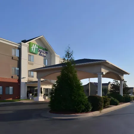 Holiday Inn Express & Suites LONOKE I-40 (EXIT 175) by IHG