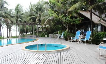 Chivaree Hotel and Resort