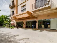 Main Hotel & Suites
