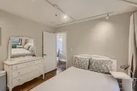 Downtown Boulder Guest House for 2 guests