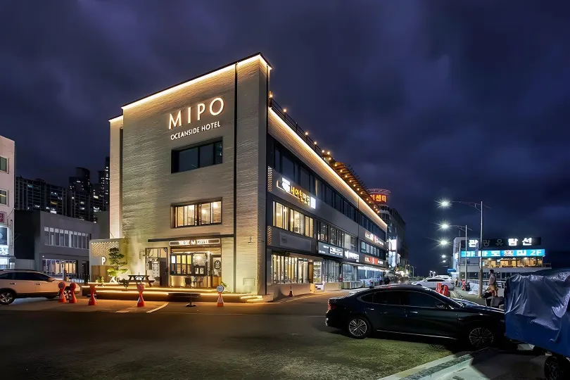 Mipo Oceanside Hotel