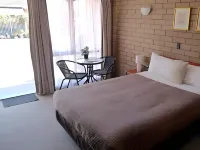 Rippleside Park Motor Inn Hotels in Hamlyn Heights
