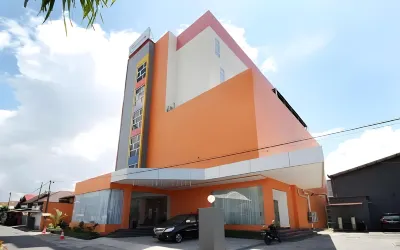 Hotel Royal Manado Wanea 호텔