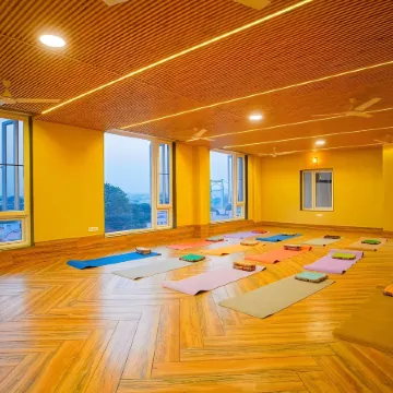 Hotel Nirvana Bliss, Behind Parmarth Niketan