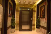 Hotel Uday Palace - อ่างจากุชชี่