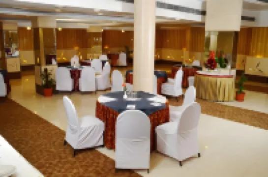 Hotel Amer Palace Hotels in Bhopal