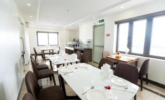 Queenie Hotel