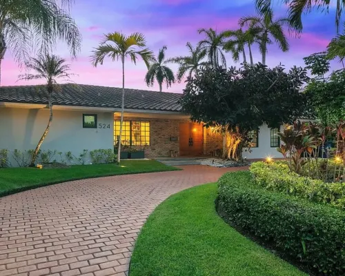 Sunset 4BR Waterfront Villa in Golden Isles w/ Heated Pool & Spa Hotel di Hallandale Beach