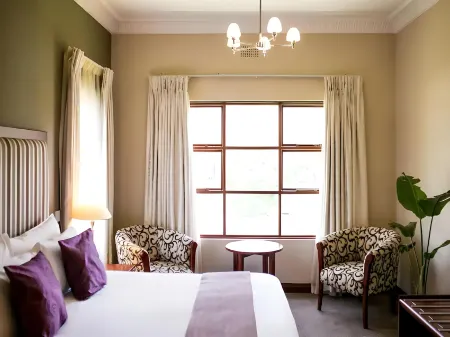 Bronte Hotel
