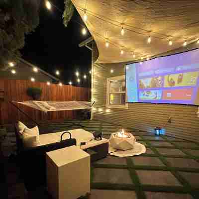 The Oasis - Your Luxury 2BR/1.5BA Home in Downtown Modesto Hotel Exterior