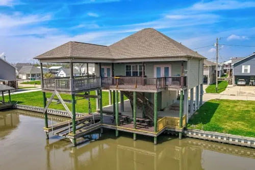 New For 2025 - Waterfront Bayou Retreat: 25 Min to NOLA.