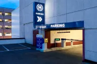 Sheraton Brussels Airport Hotel - parking