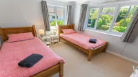 Ladywell Sleeps 12|Hot Tub* Pool Table, Pizza Oven Hotels in Croyde