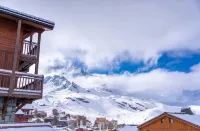6-person apartment with view and pool at the foot of the slopes