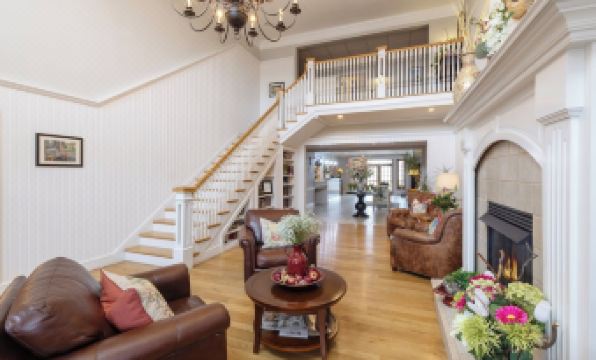 2. 세린스그로브 인..