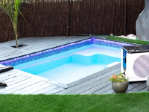Luxury 2-Bedroom Apartment Near or Tambo with Private Garden & Heated Pool Hotels in Benoni