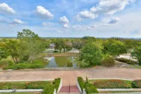 7,000 Sqft At 'The Columns' Estate In South Tulsa