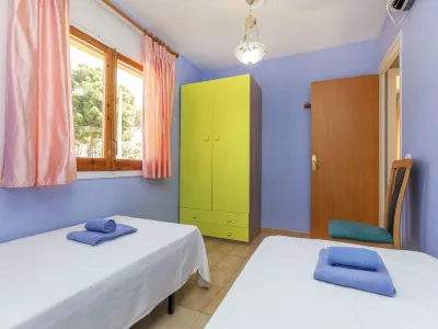 Del Lago Hotels near Torre de Montgo