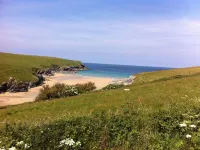 Cubert. Renovated 16th C. cottage Nr Crantock Holywell and Polly Joke beaches