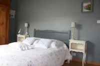 House with enclosed garden, close to the beach, ideal for a relaxing holiday Hotels in Sarzeau