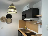 Studio Rénové à 30 Mètre de la Plage, 300 Mètre du Centre Ville 4 Couchages