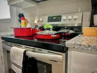 Charming 2-bedroom apartment with AC, WiFi in delightful Durant