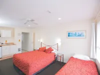 Albany Executive Motor Inn Limited Hotels near QBE Stadium Function Centre